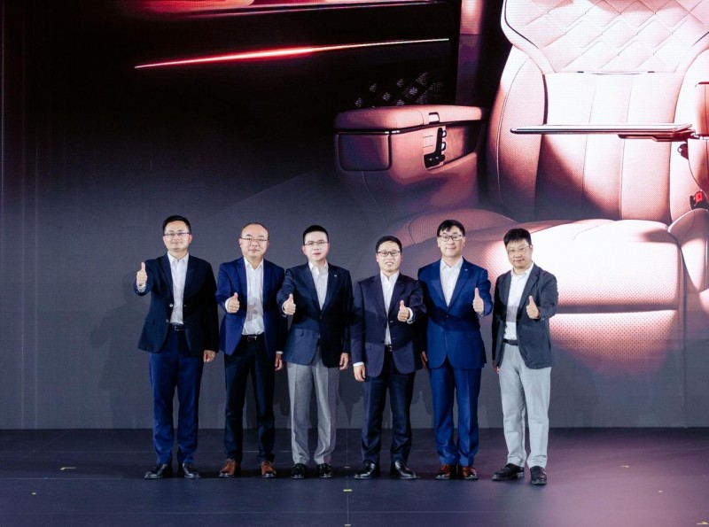 华为CAS 3.0+720°全向安全堡垒 传祺M8乾崑百万级安全护航全场景出行