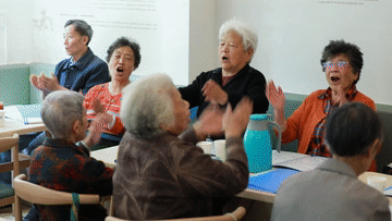 中国故事|传爱心、汇能量:助老社群里的“青春接力”