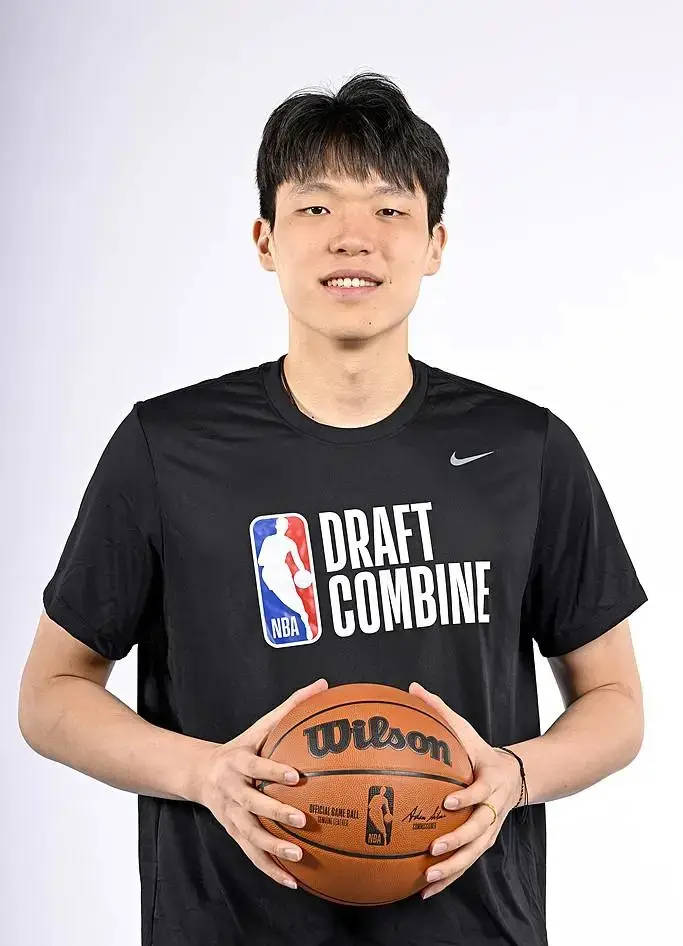 原创 杨瀚森体测数据:垂直弹跳66厘米 三分球25中14