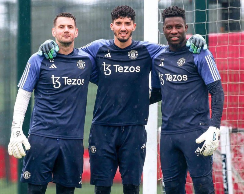 原创             阿莫林不满奥纳纳，要求曼联签新门将首选曝光！两替补均决定离队