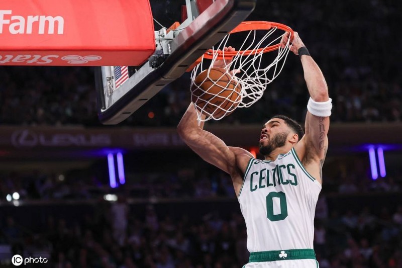 原创             塔图姆确诊右脚跟腱断裂 已接受手术暂无复出时间表