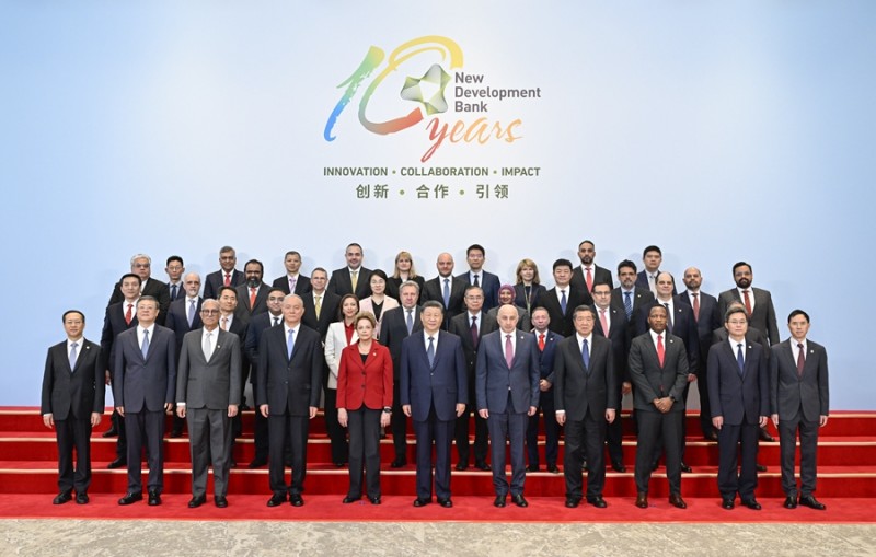 习近平访问金砖国家新开发银行