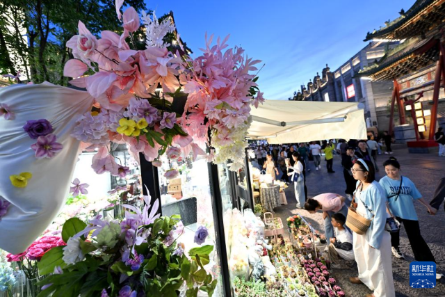 城市夜生活点燃“夜经济”